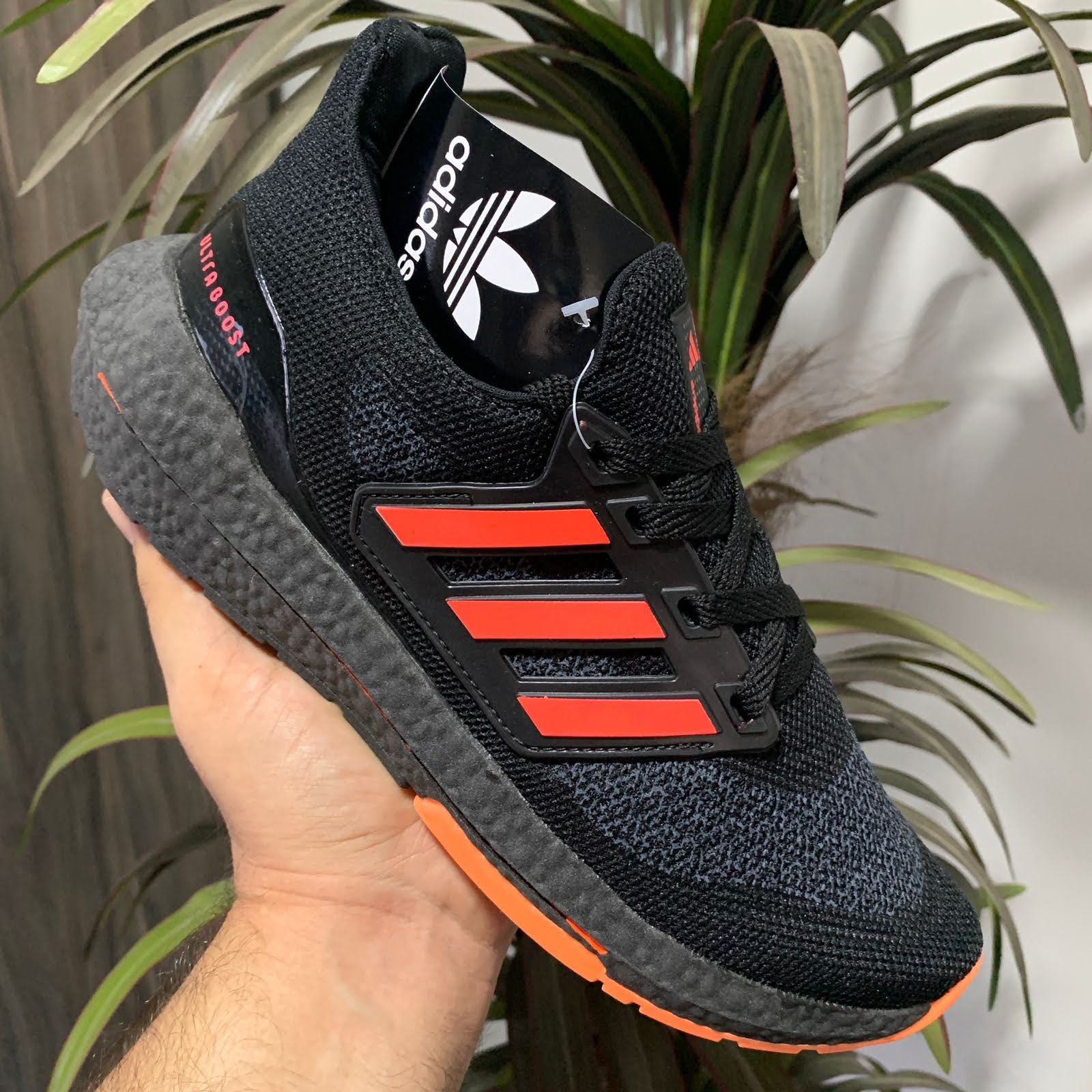 Tênis Adidas Ultraboost 21 - Preto/Laranja ⭐